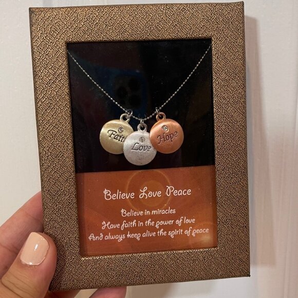 Tri-Metal Charm Necklace - Faith, Love and Hope with Gift Box- NEW - Picture 1 of 4